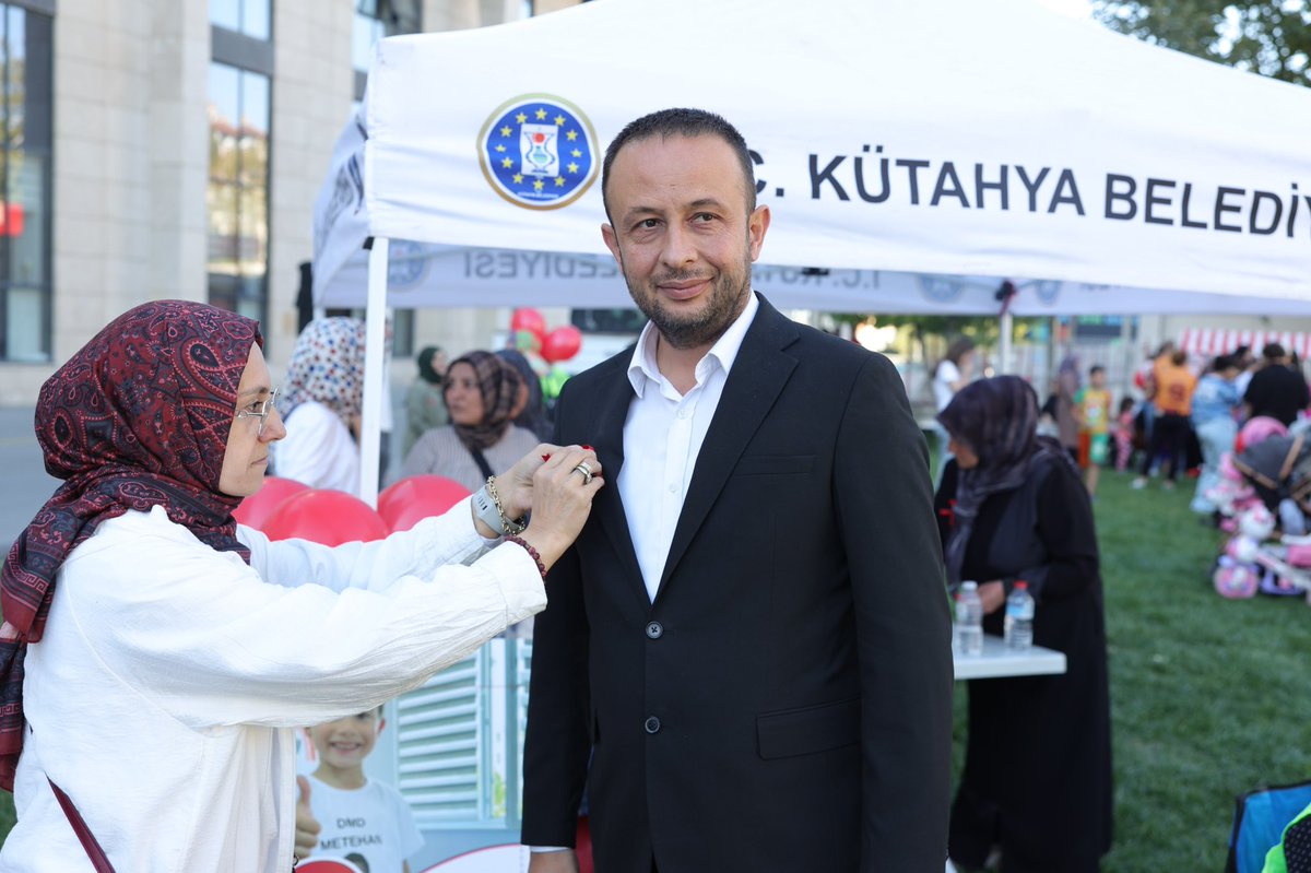 hsm_ertekin's tweet photo. 7 Eylül Dünya DMD Farkındalık Gününe özel olarak düzenlenen Çocuk Eğlence etkinlikleri kapsamında belediye bahçemizde çocuklarımızla birlikte güzel vakit geçirdik. Aynı zamanda Metehan evladımız için de vatandaşlarımıza destek çağrısında bulunduk. https://t.co/qfizufsPpZ