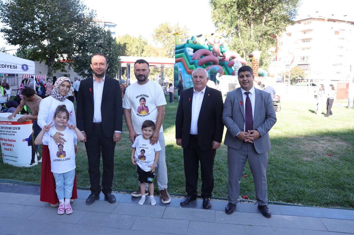 hsm_ertekin's tweet photo. 7 Eylül Dünya DMD Farkındalık Gününe özel olarak düzenlenen Çocuk Eğlence etkinlikleri kapsamında belediye bahçemizde çocuklarımızla birlikte güzel vakit geçirdik. Aynı zamanda Metehan evladımız için de vatandaşlarımıza destek çağrısında bulunduk. https://t.co/qfizufsPpZ