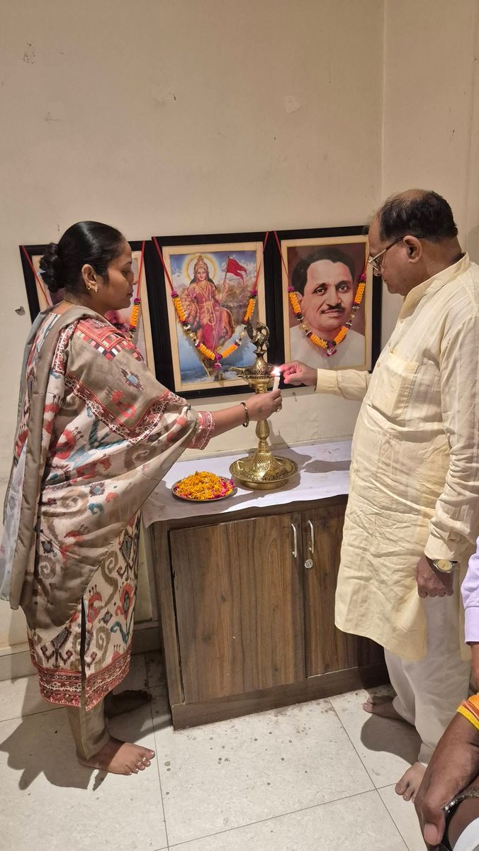 akashpalbjp's tweet photo. आज भाजपा जिला कार्यालय पर "सेवा संकल्प अभियान" के निमित्त जिला कार्याशाला में मुख्य अतिथि भाजपा प्रदेश मंत्री श्रीमती दीपमाला संतोषी जी का मार्गदर्शन प्राप्त हुआ। https://t.co/ANduhgr5c3