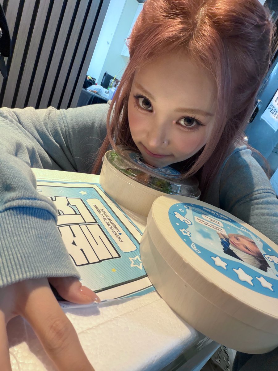 orrery_nim's tweet photo. Jinsoul Instagram post https://t.co/jM7l9NeIRU