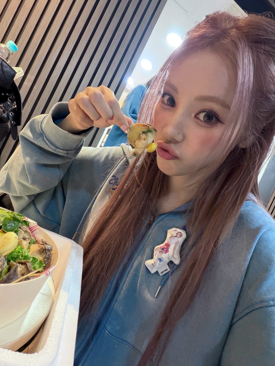 orrery_nim's tweet photo. Jinsoul Instagram post https://t.co/jM7l9NeIRU
