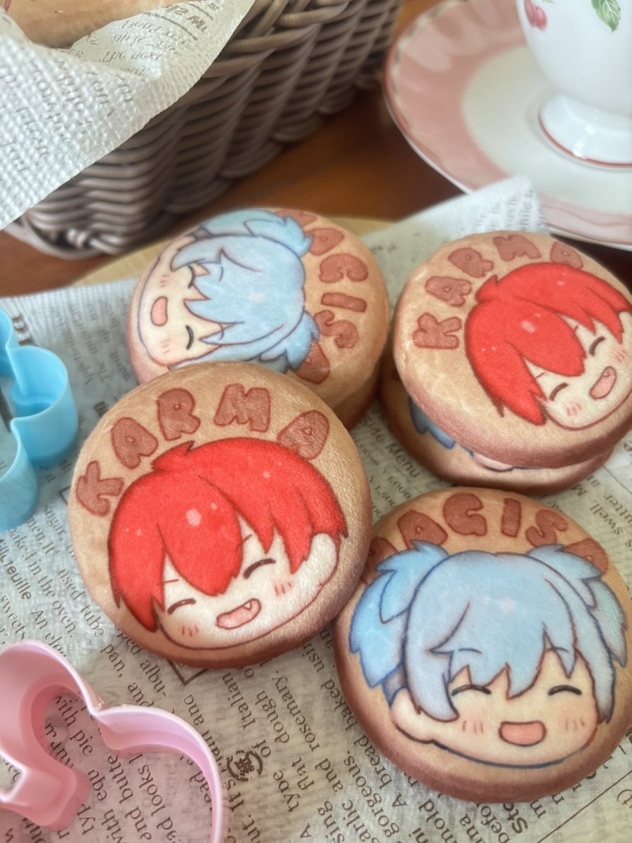 bowshaowow's tweet photo. 焼きたてのカル渚ちゃんクッキーです🍪

(本当は缶バッジです） https://t.co/NvbdkPVD2Y