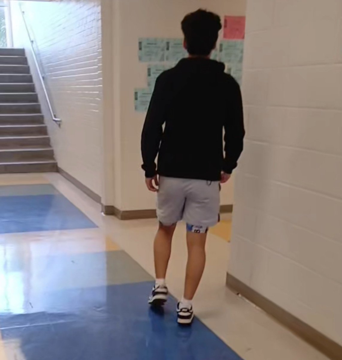 ihfszvb's tweet photo. the guys at my school were thick asf🤤 #gyat #culo #highschool #booty #football #whiteboi https://t.co/fdi6RkGvEN
