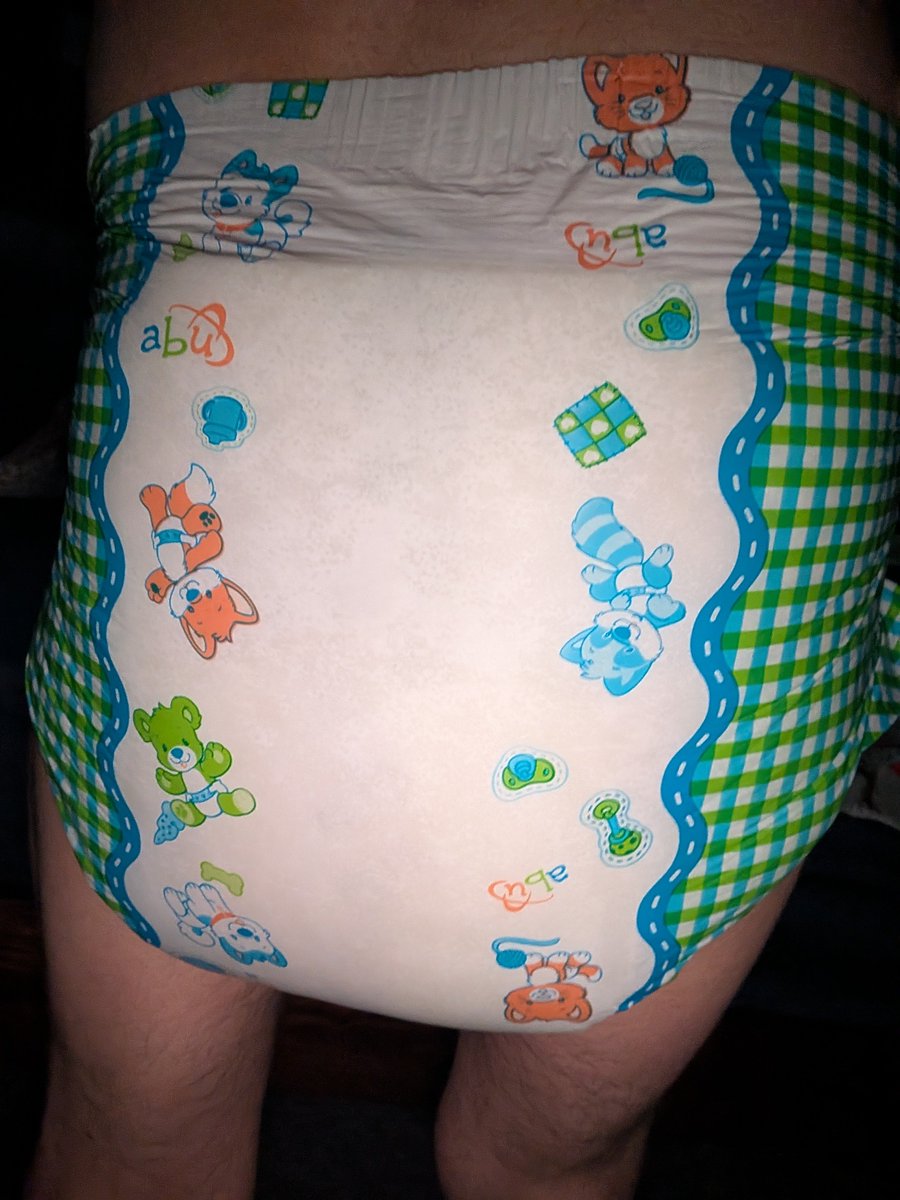 Dominicjones847's tweet photo. Nooo I didn't wet the bed O⁠_⁠o #abdl #diaperboy #wet https://t.co/EOwqpmw0nT