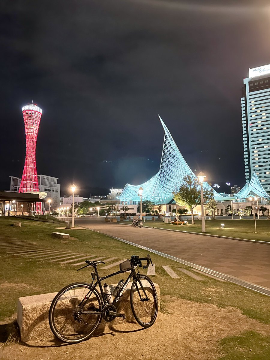satmacsat's tweet photo. 神戸ナイトライド
#神戸夜景 #神戸空港 #メリケンパーク #ロードバイク #Khodaabloom https://t.co/F6jYhqFzXd