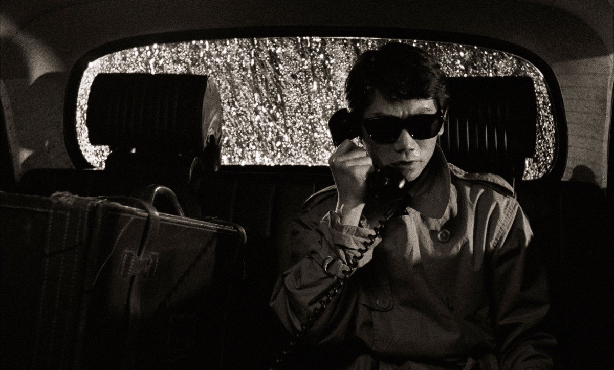 CarlottaFilms's tweet photo. RDV mercredi à 16h à L'#ÉtrangeFestival, pour la projection du futuriste et déjanté LUNETTES ROUGES de #MamoruOshii !
Œuvre singulière, contemplative et souvent hilarante, LUNETTES ROUGES confirme son statut de film culte à travers sa superbe restauration 4K, totalement inédite. https://t.co/cm8nT8eQ8e