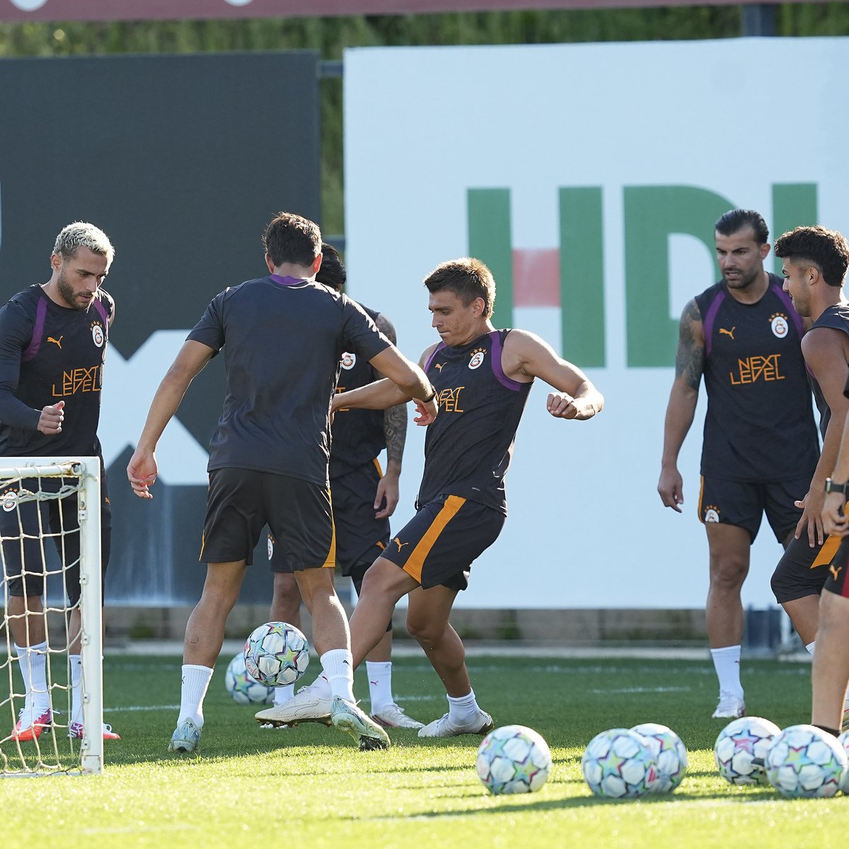 GalatasaraySK's tweet photo. 📸 

#SCPvGS #UCL https://t.co/xiMKZquNfl