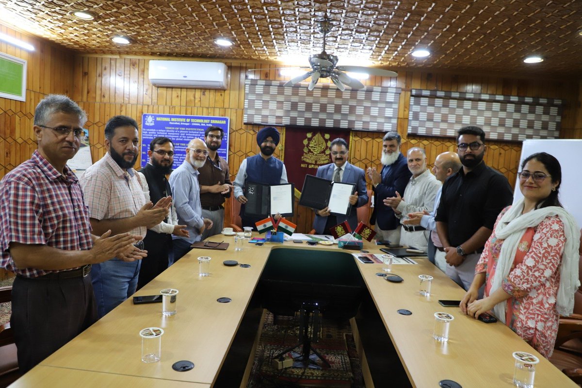 nitsriofficial's tweet photo. ๐ NIT Srinagar, IIM Jammu & J&K Govt. sign a 5-year MoU under #MissionYUVA. GIF will serve as a regional incubation node for Neo-Innovative Enterprises in Kashmir, supporting AI, IoT, robotics & more. Up to โน6 lakh seed funding. #NITSrinagar #IIMJammu #Startups https://t.co/kXBsWZLgaw