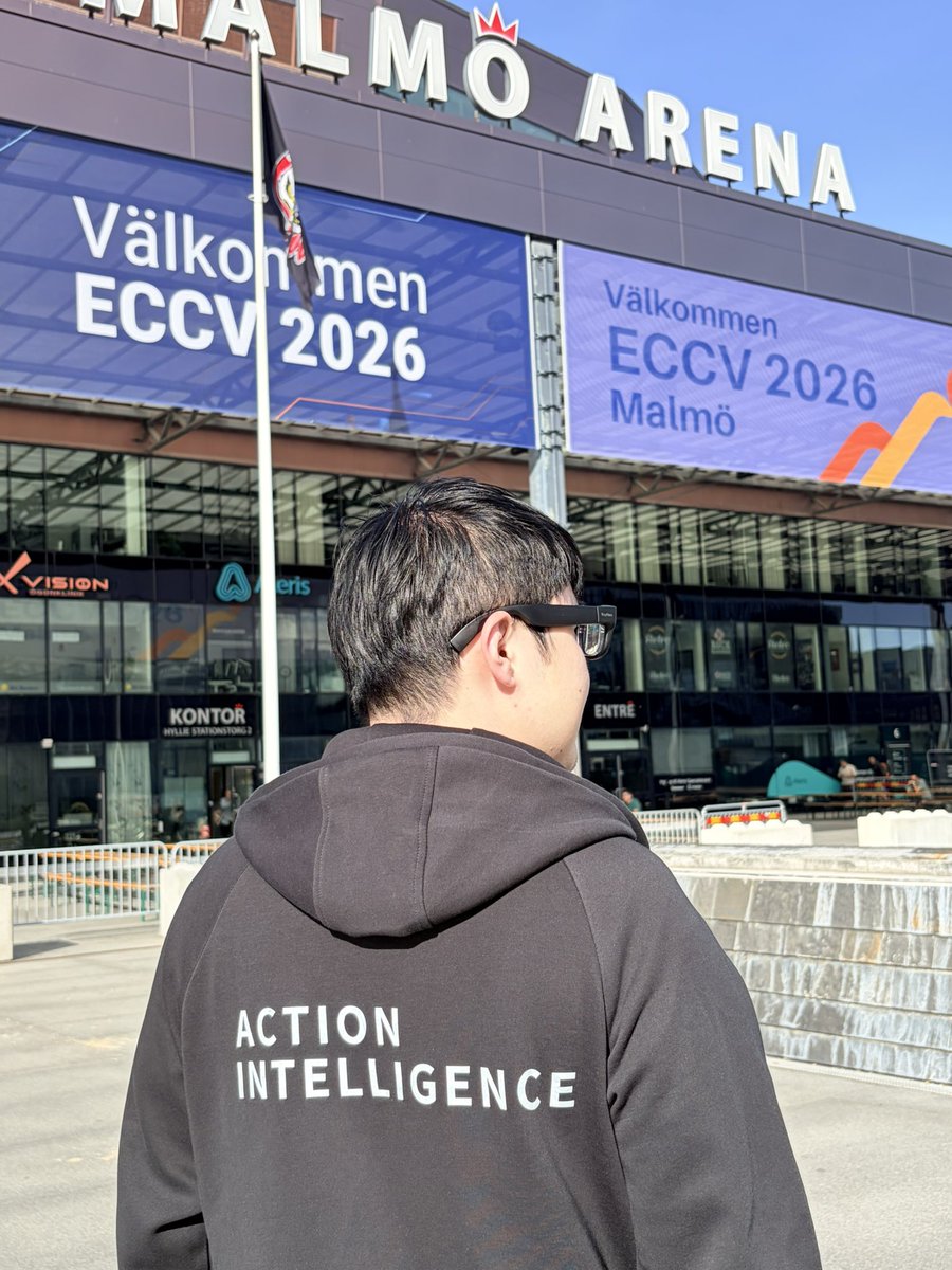 JingkangY's tweet photo. First person at ECCV — literally. 😎
Walked in at 3 PM sharp and got the first badge. Did I take “first-person intelligence” a little too seriously? 😆

Guess what we’re bringing to the ECCV community this year?👀
Find us at Booth #44! @eccvconf https://t.co/bP32b8WdZB