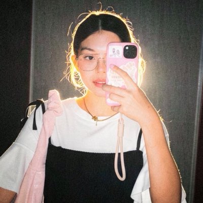 kmrnm__'s tweet photo. 🪞✨ https://t.co/14RXuK2uTl