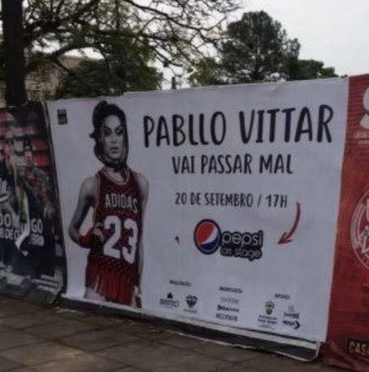 Robertabel's tweet photo. Tá chegando o grande evento do ano @pabllovittar https://t.co/7C36fQplO9
