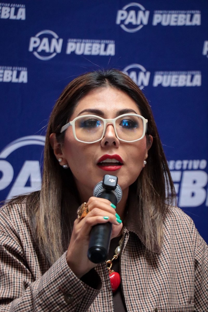 GenovevaHuerta's tweet photo. 🚨 Que la Sociedad Interamericana de Prensa (SIP) tenga que pedir al @INEMexico garantizar la libertad de expresión frente a una queja de @PartidoMorenaMx contra una sátira política es una señal preocupante del rumbo autoritario que está tomando el poder.

Quien no tolera la crítica ni el humor político demuestra poca vocación democrática.

🗣️ En @diputadospan defenderemos siempre la libertad de expresión, la libertad de prensa y un árbitro electoral autónomo, no instituciones utilizadas para silenciar voces incómodas.