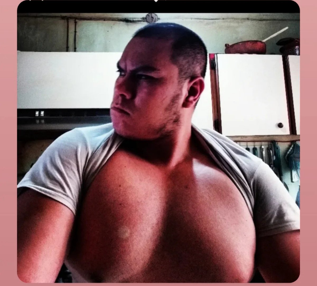 DanielMarquezWD's tweet photo. Moobs!
#pecs #bigpecs #manboobs #moobs #baratiddies #peloenpecho #pechopeludo #hairychest #gaybear #osogay #beefy #gainer #tetasdehombre #bigmoobs #bigchest #pechogrande #pectorales #chestday #diadepecho #breasts https://t.co/TIhUXhM8OI
