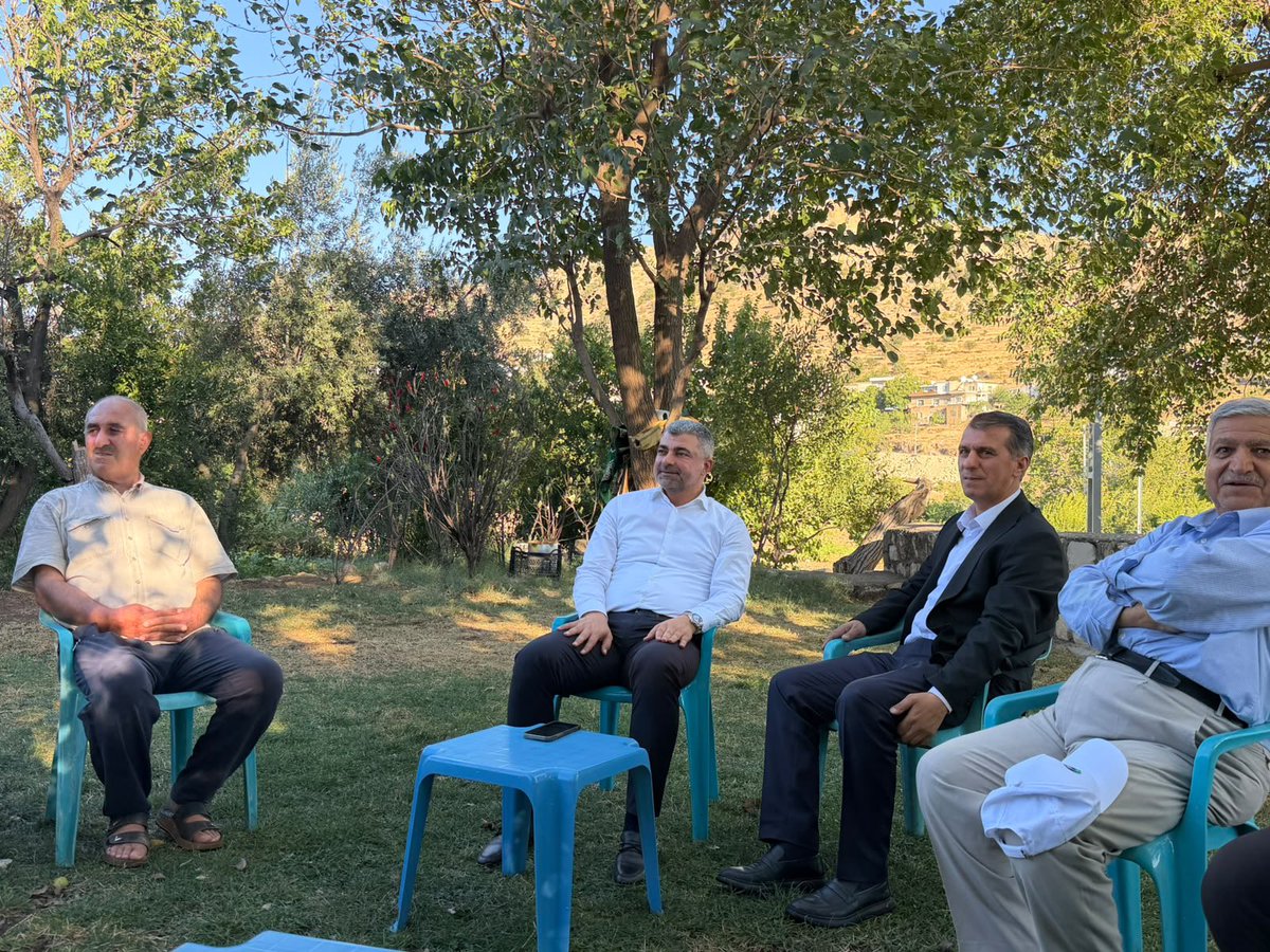 farukkilic47's tweet photo. 📍 #Yeşilli

✅ Yeşilli ilçemizde Şeyhmus Haydaroğlu amcamızı ziyaret ederek geçmiş olsun dileklerimizi ilettik. 

✅ Ziyaretimizde Önceki Dönem Yeşilli İlçe Başkanımız Sn. Şehabettin Şafak da bizlere eşlik etti. https://t.co/QJClw7njac
