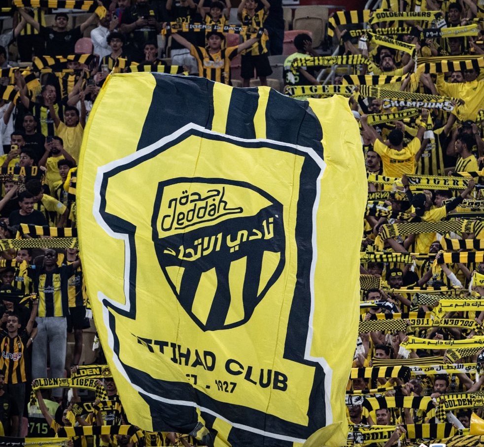 3zoozvic's tweet photo. هالكيان عمره ماطاح ولا راح يطيح مهما حاولوا باذن الله بيبقى وراح يبقى شامخ بأمر محبينه وجماهيره .. العتاب كبير وكبير جداً على الادارة لكن المدرب وبعض اللاعبين الجدد مالهم ذنب .. بنحضر ونشجع لأجل الكيان والله ينصرنا ويبعد كل ظالم عن هالنادي

#لاجل_الكيان_٦٠الف_الثلاثاء 🟡⚫️ https://t.co/3bAkDI6D5J