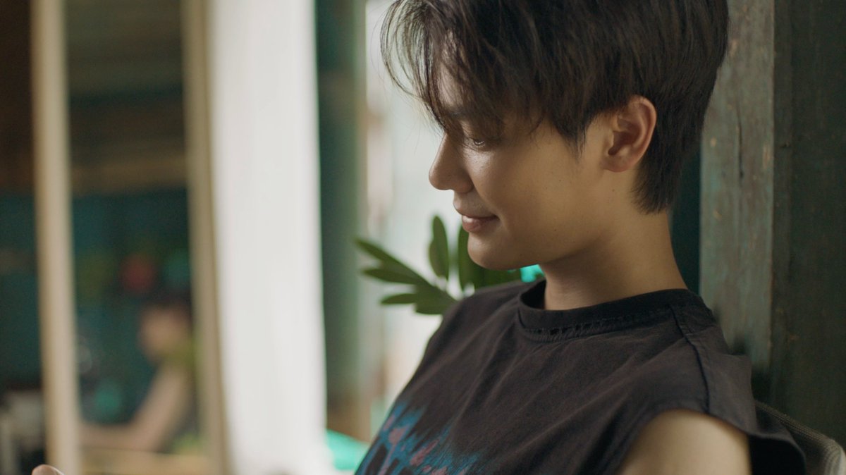 GMMTV's tweet photo. เหมือนเคย์จะได้เจอความสงบสุขในแบบของตัวเองแล้วน้าาา 🫳🏻
#MrKillSeriesFinalEP
@dew_jsu https://t.co/1cwG6GhFBM