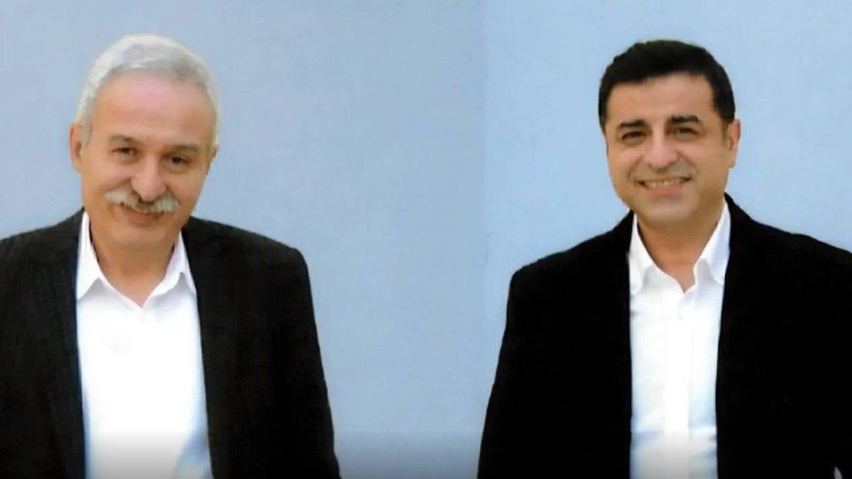 MehmetAltanFan's tweet photo. "Son beş yıldır ben ona emanettim, o bana emanetti. Salı sabahı buradan çıkacak, akşamına da Diyarbakır Havaalanında olacak. Artık size emanettir."
Selahattin Demirtaş https://t.co/Zv6Rfk46YB