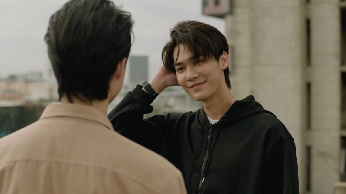 GMMTV's tweet photo. ได้เจอกันแล้วซักทีน้าาา ยิ้มกว้างทั้งคู่เลย แงงงงง 🥺💗🫳🏻 อุ๋งอิ๋งหัวใจคับ
#MrKillSeriesFinalEP
@dew_jsu @vitheepanich https://t.co/Eai5R0Z2vs