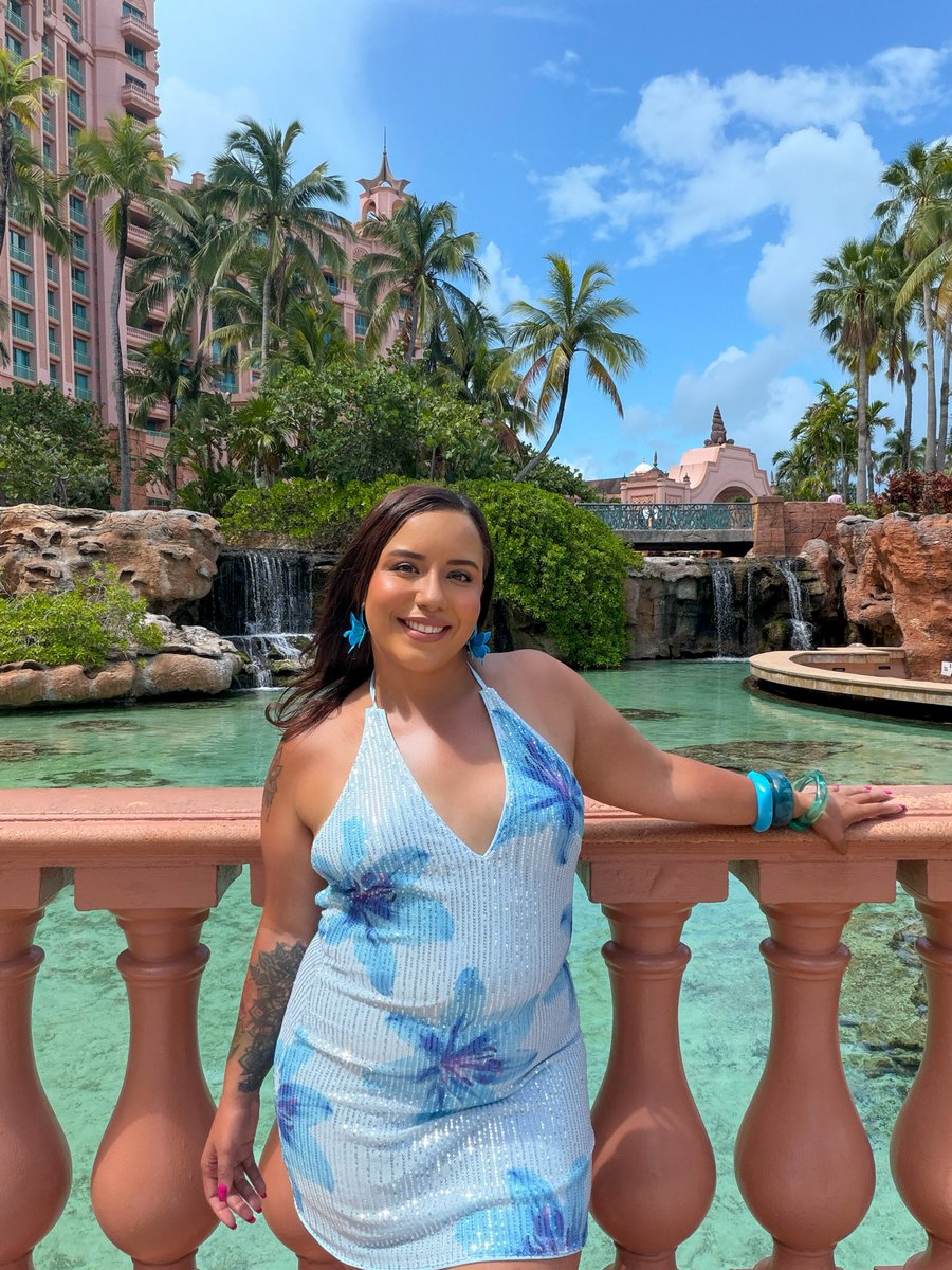 celiiimar's tweet photo. Woke up in paradise and I’m never leaving 🌺🌴 #bahamas https://t.co/ZrVkztqDlA
