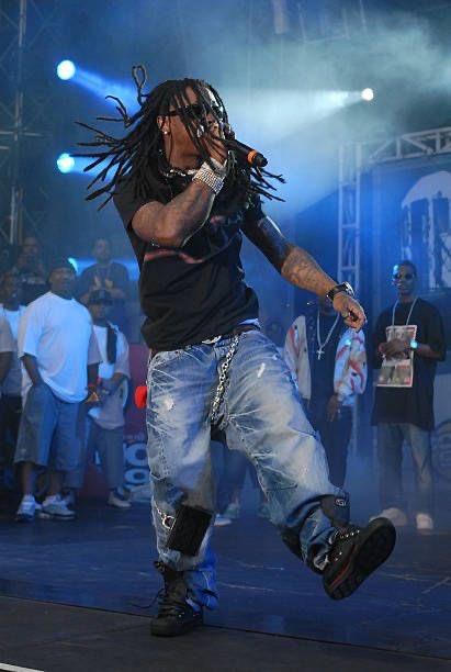 MumbleRapAnon's tweet photo. Lil Wayne performing at Hot 97’s Summer Jam in 2007 https://t.co/ofwPevwcF8