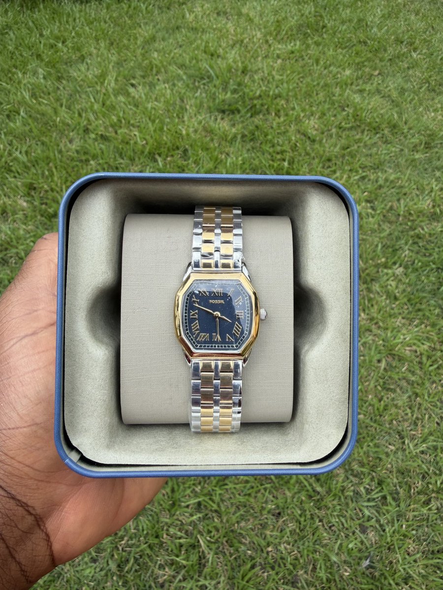god_swayy's tweet photo. LADIES😍😍
FOSSIL HARLOW 27MM THREE-HAND TWO-TONE STAINLESS STEEL WATCH
🚨¢2600
☎️0242375533 https://t.co/jNwu28bC3P
