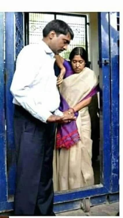 iTDP_Official's tweet photo. కారణం అబ్బా ..? కొడుకా ..? 

#YSRCPNeverAgain #AndhraPradesh https://t.co/EHu5vLz72w