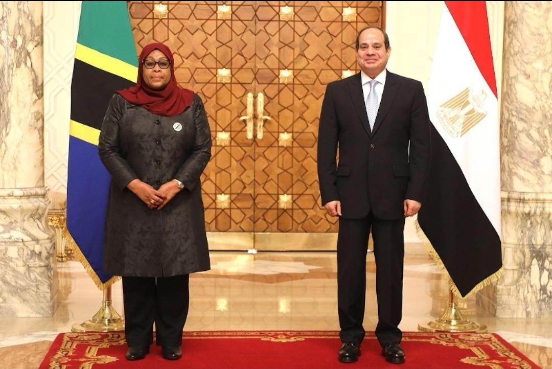 SalumKhamijg55's tweet photo. 🇪🇬🤝🇹🇿 Egyptian President Abdel Fattah El-Sisi has offered his sincere condolences to Tanzanian President Samia Suluhu Hassan following the passing of her husband, Hafidh Ameir, expressing sympathy with her family and the Tanzanian people.
#Tanzania #Egypt #SamiaSuluhu #ElSisi https://t.co/awlMuLYyWK