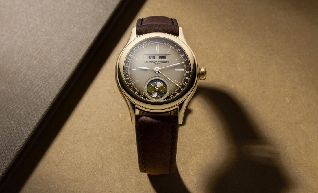 MrStateless's tweet photo. Laurent Ferrier’s Classic Moon Dusk Série Atelier pairs a yellow-gold Galet case with a taupe-to-chocolate gradient dial and a moon phase display in gold-sheen obsidian.
Limited to 20 pieces.
Read the full article at https://t.co/YUNGFRogKN.
#LaurentFerrier #Watchmaking https://t.co/pLyDBS4QV8