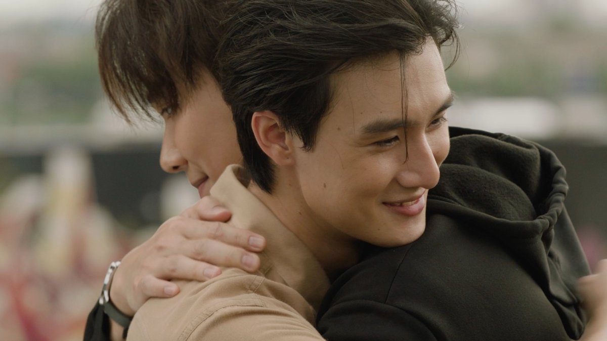 GMMTV's tweet photo. แล้วมาช่วยก��นสร้างตอนจบแบบ Happy Ending ไปด้วยกันนะ คุณนักวาดกับคุณสารวัตร 🫶🏻 

#MrKillSeriesFinalEP จบแล้วน้าาา ขอบคุณทุกคนจากใจที่ติด��ามเรื่องราวของ “Mr.Kill มังงะสั่งตาย” ตั้งแต่ต้นจนจบ ขอให้เรื่องราวของพวกเขาเป็นความทรงจำดี ๆ และคิดถึงกันเมื่อไหร่ก็แวะกลับมาดูกันได้ตลอดเลยน้า

“Mr.Kill มังงะสั่งตาย” 📓🚨
ดูย้อนหลังครบทุกตอนได้ทางแอป oneD ที่เดียว
#MrKillSeries #GMMTV
@dew_jsu @vitheepanich