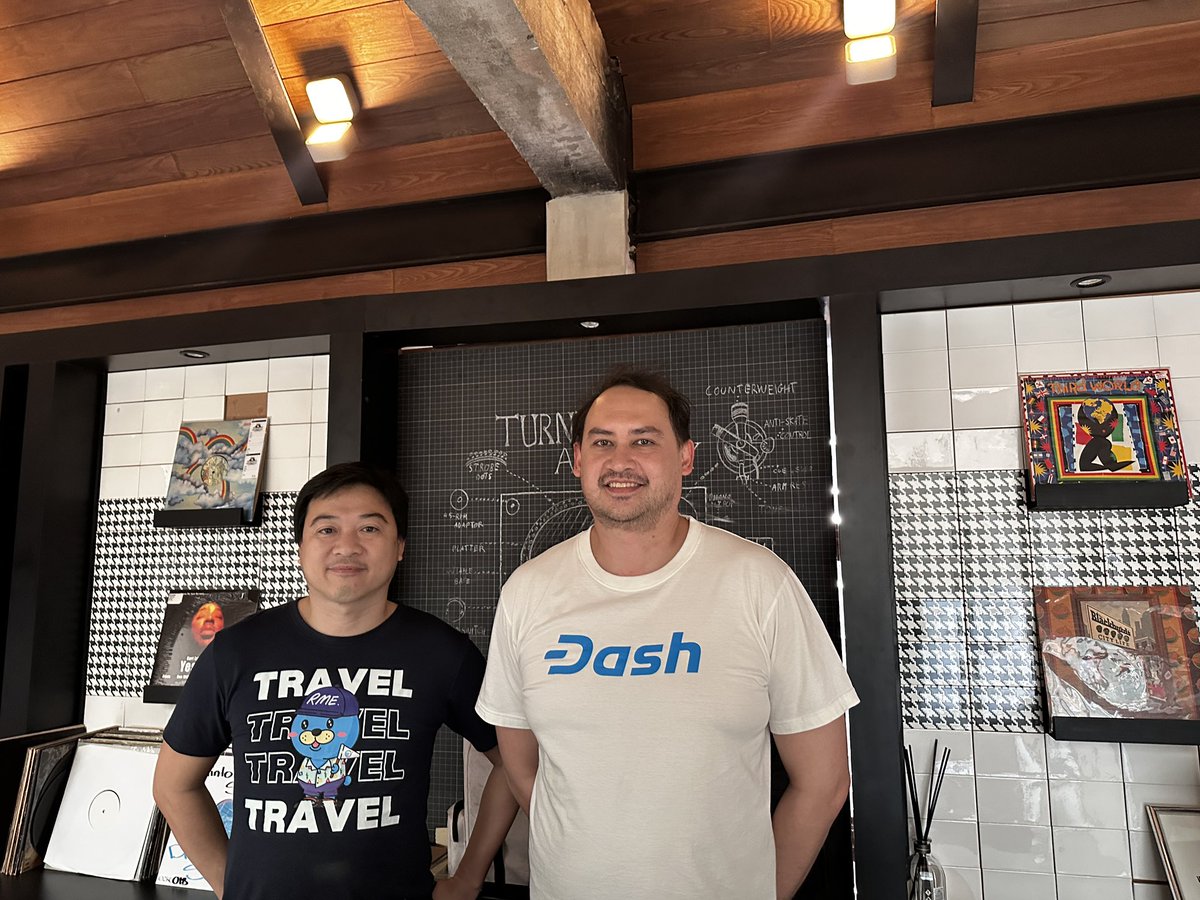 DashDao_TH's tweet photo. @shaman_shark met with Kosit Khumsap, CEO of Tripster, to explore opportunities for collaboration and partnership between Dash and Tripster.
Together, we discussed potential Real-World use cases and how crypto payments can connect with the travel ecosystem @Dashpay @ItaliaDash https://t.co/jVrkXp6Bma