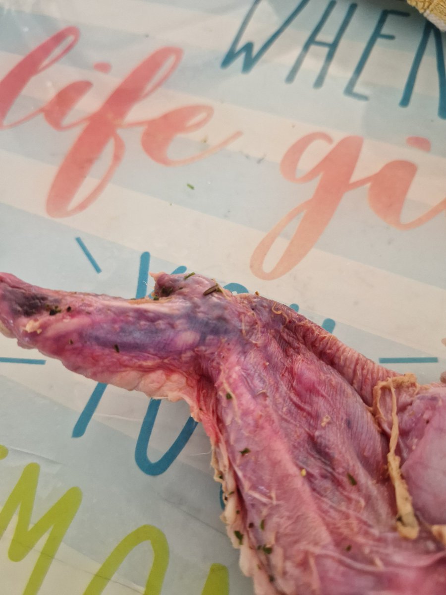 KerryMcCann17's tweet photo. Hi, can someone help with some chicken I bought yesterday please 🙏 
@sainsburys https://t.co/SZlEYuSZ0q