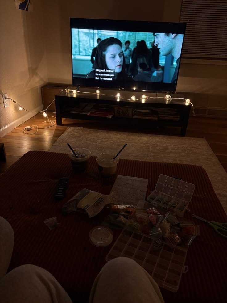 SunnyStarPup's tweet photo. "Tara's movie night has turned out to be a major success 😎" https://t.co/caXKbKUVld