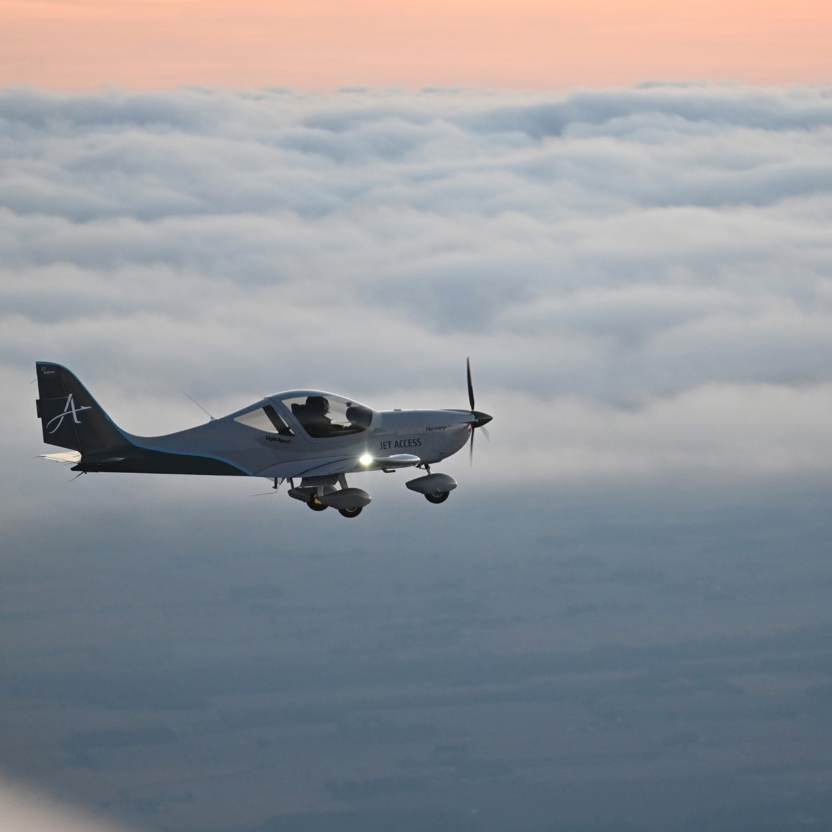 JetAccessFT's tweet photo. This Labor Day, we recognize the dedication and hard work that keep aviation moving forward. To our instructors, staff, and students, thank you for putting in the work every day. Wishing everyone a safe and relaxing holiday. https://t.co/jJ3hpCYeoU