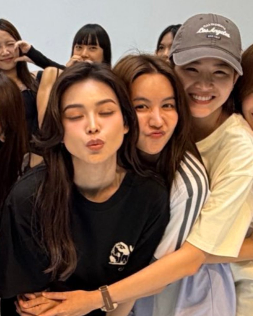 rsrchaf's tweet photo. 😭😭😭😭😭😭 https://t.co/kuXfS0Ir2b