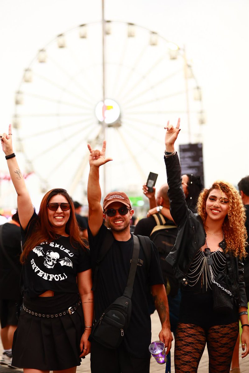 spidershadows's tweet photo. #rockinrio26 🎸🦇 https://t.co/ivfwQeGK8o