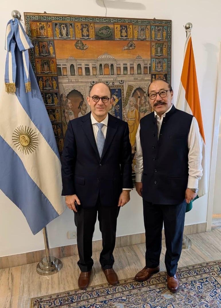 harshvshringla's tweet photo. It was a great pleasure to interact with the Ambassadors of Argentina 🇦🇷, Switzerland 🇨🇭 Mexico 🇲🇽 Sweden 🇸🇪 Brazil 🇧🇷 Sri Lanka 🇱🇰 Slovakia 🇸🇰 Uruguay 🇺🇾 Ecuador 🇪🇨 the Philippines 🇵🇭 Italy 🇮🇹 Guatemala 🇬🇹 Ireland 🇮🇪 Colombia 🇨🇴 and Chile 🇨🇱 and exchange perspectives on issues that matter to India and the world, including @BricsIndia2026, India's key partnerships, developmental priorities under the leadership of Hon’ble Prime Minister Shri @narendramodi Ji as well as transition to green energy and other global issues. My grateful thanks to Ambassador @CaucinoMariano of Argentina for hosting this wonderful working luncheon.

@AlbertoGuani @VictorH30307 @Mahishini @P_Blanco_P @fbucheli  @RobertMaxian @SwissAmbIND @KellyinDelhi  @IndiaEmbCol @EmbGuaIndia @EmbaChileIndia @EmbaMexInd @EmbajadaEcuIND @PHinIndia @SwedeninIndia @SLinIndia @ItalyinIndia @SlovakiainIndia @ArgentinaEnInd @SwissEmbassyIND @IrlEmbIndia