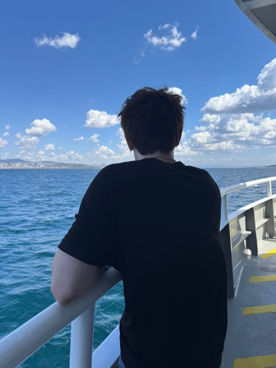 yyoshi9ka's tweet photo. su fotolara edit yapin hepsini rplicem https://t.co/7L4dgbXgTk