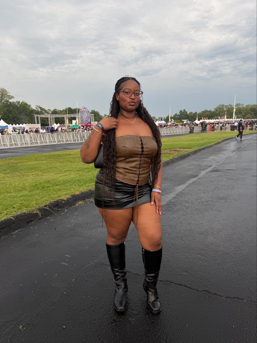 bellafrnn's tweet photo. me for afro plus fest ❤️ https://t.co/Su8kbdqvuC