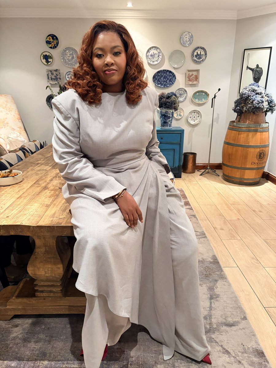 Anele's tweet photo. POV: Your mother has booked the dining room for a Vogue cover and you’d just like to eat your dinner. 😭😂 https://t.co/VbAe8M1Ca8