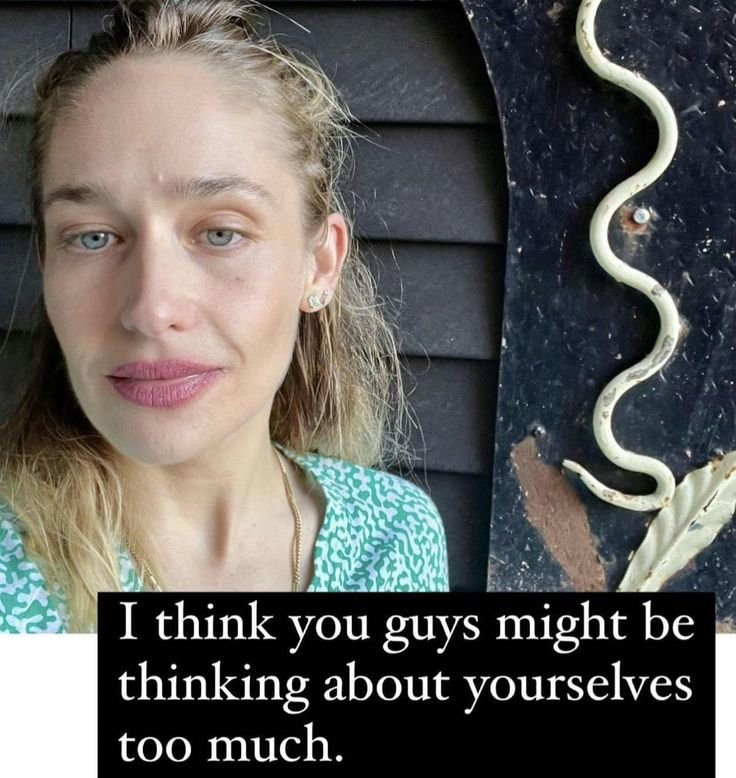 shadeofwrongs's tweet photo. just found out this lady isn't fiona apple https://t.co/dRoJ6EPBQ3