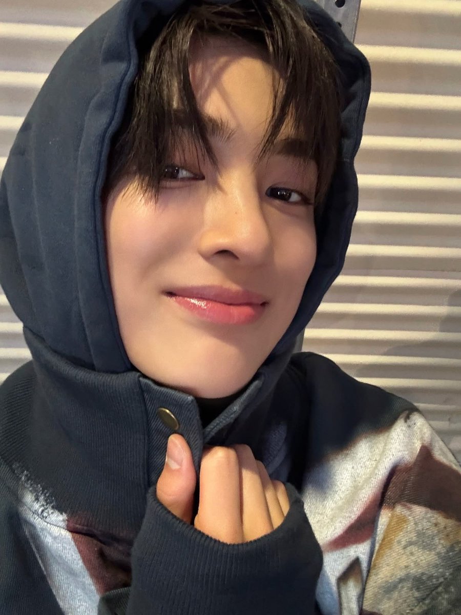 ddkeonhoo's tweet photo. i love this genre of keonho SOOOO MUCH! 😭🖤 https://t.co/L1JNdYYyqo