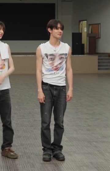 jxxmeokbap's tweet photo. นางคงติดนิสัยยืนอิ่มนมมาจากตอนอนุบาลจริง ๆ เอ้นดุอะ555555555555555 https://t.co/FQiPLpXSOQ