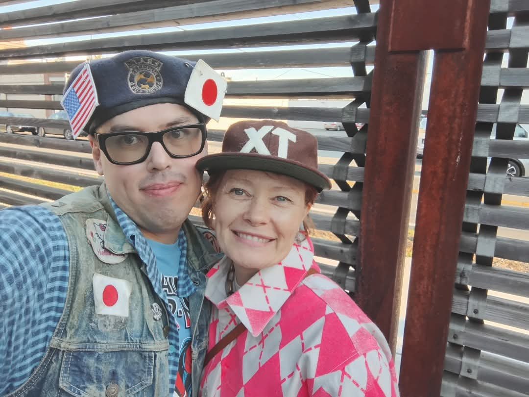 dillpunk206's tweet photo. I had a fun day with my big sister Jamie Irene yesterday.🇺🇲🇯🇵 #bigsister https://t.co/ti4dIL0bpw