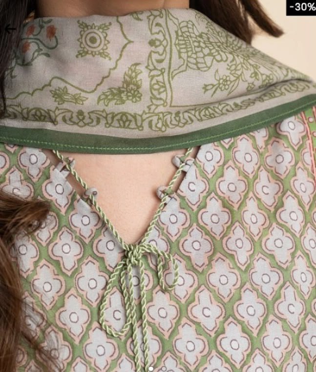 HaniaAamirWorld's tweet photo. Elegant Lawn Suit Collection 2026 | Premium Fabric ✨#lawnsuits
#lawncollection
#neckdesigns
#sleevedesigns
#pakistanifashion https://t.co/kqnaHhatr9