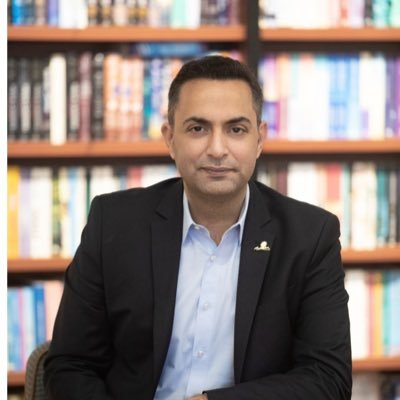 TC_MKemal's tweet photo. Melih Gökçek’in oğlu Ahmet Gökçek ve gelini Hülya Gökçek e  Yurtdışı yasağı verilmiş.

Yani Almanya ya gidemeyecekler.😀

Kalemini kırsalar bile kelamını eğip bükmeyen GERÇEKLERİ AÇIĞA ÇIKARTAN  Murat Ağırel için kocaman bir alkış rica ediyorum.

İlk alkış benden

👏👏👏👏👏👏 https://t.co/JP90V36KED