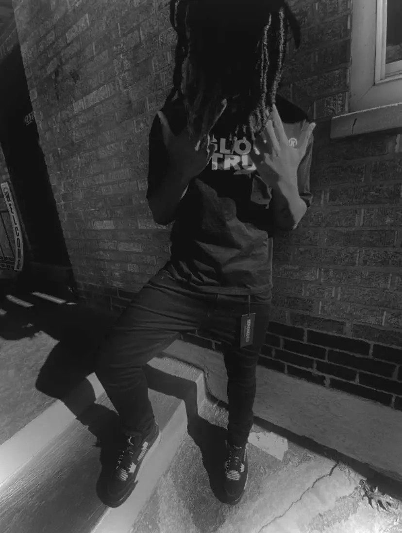9tbd2official's tweet photo. niggas keep hollering fat bleed 😂 gang im small af 😂😂😂 niggas say anything to hear theyself talk foo https://t.co/NtYhV4OxJs