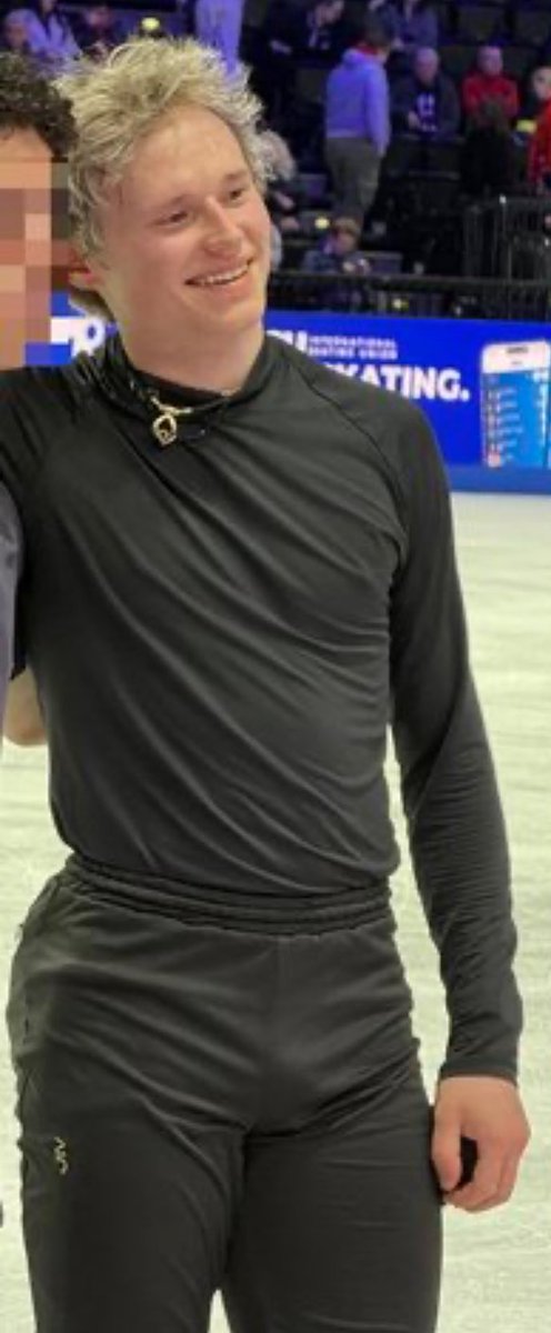 SorAtlas13's tweet photo. Still can’t get over the fact how Ilia is just so casually built like a fleshlight
His ass even having the shape of a heart while wearing pants, he just needs to bend over and have those heavy cheeks clap and jiggle with every thrust of a big fat cock inside https://t.co/z3Z9Mawe9l
