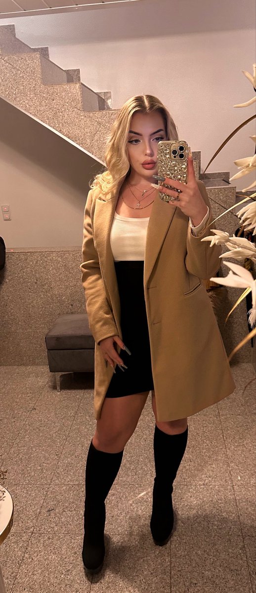 xD0LLHEART's tweet photo. Es ist Stiefel Session und du kleiner versager wirst direkt schwach und fängst an zu tropfen 🤪💸 https://t.co/fITlvYnBDt
