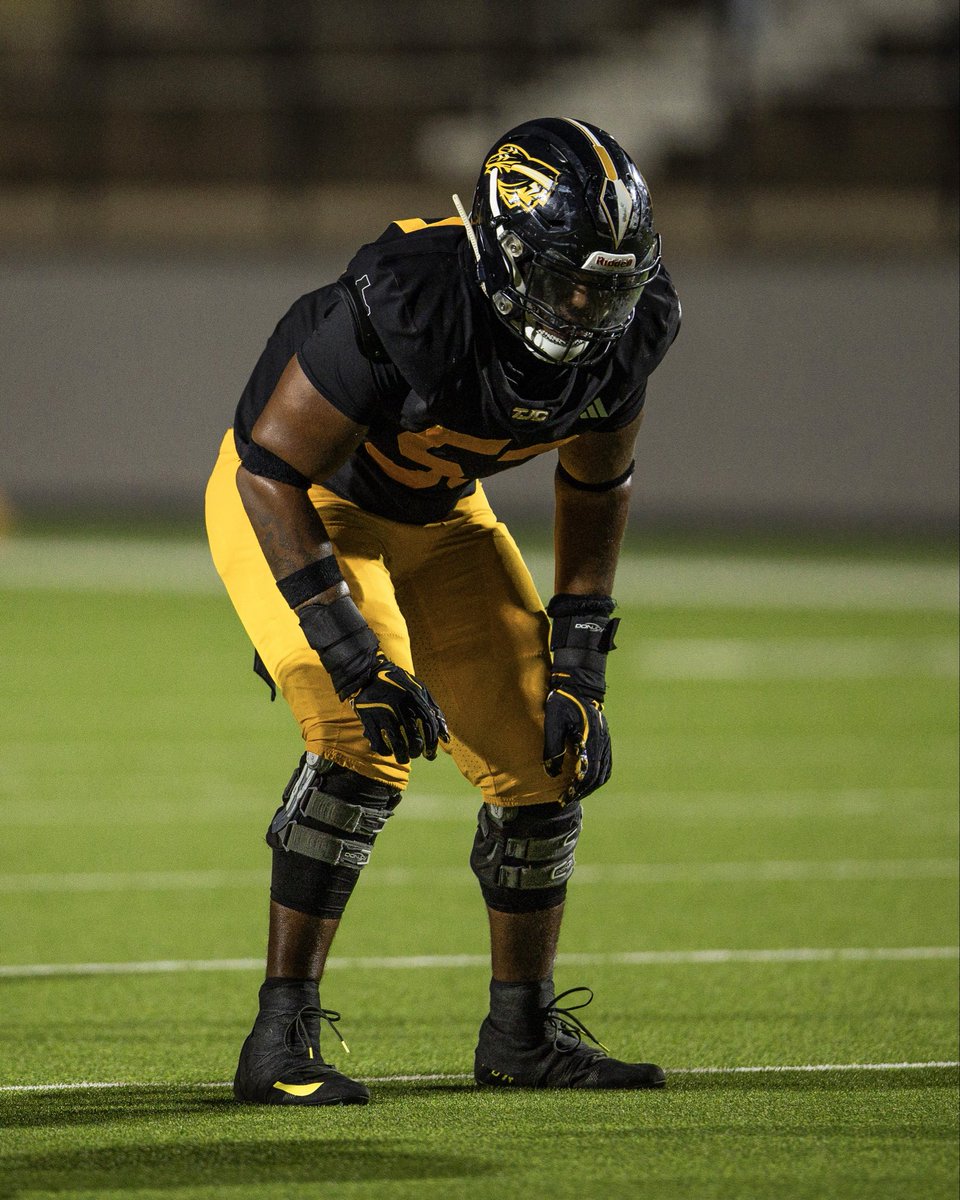 tylerchat1's tweet photo. First 3 Games Highlights! 3-0!!

6’4 270
LT / RT #53
3.16 GPA
Athletic, Physical, Technical

@CoachSultz @BradyDavis10 @CoachTLouis @DavidJohnsonQB 
@CoachHicksTJC @CoachLennox_ 

https://t.co/Now5xEKOeW https://t.co/5Ddg2Jjyav