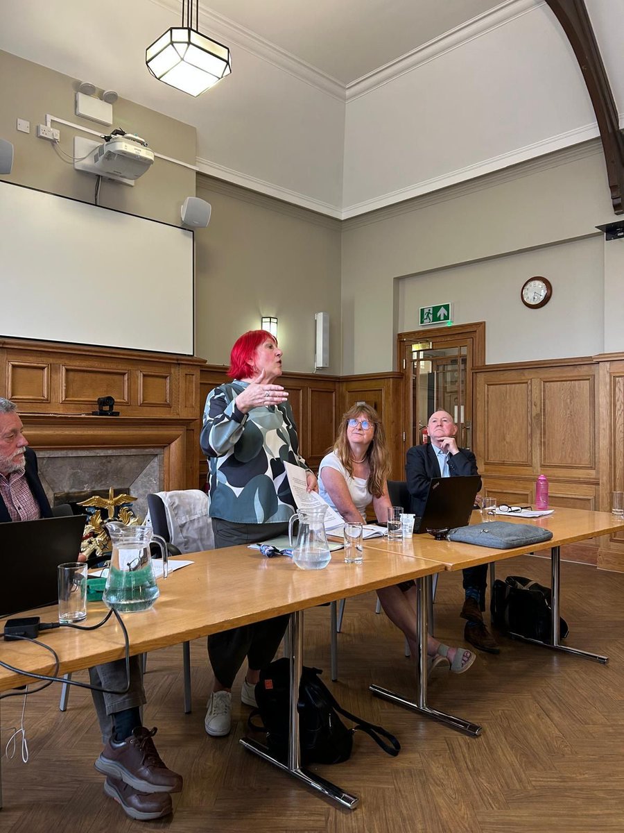 AndreaEganGS's tweet photo. Outsourcing means we waste money on profits for shareholders, and private equity companies - and the cost of managing contracts.
Proud to be speaking at @barnet_unison this evening, a branch that has fought against outsourcing for many years. https://t.co/lvtfWEh3yy